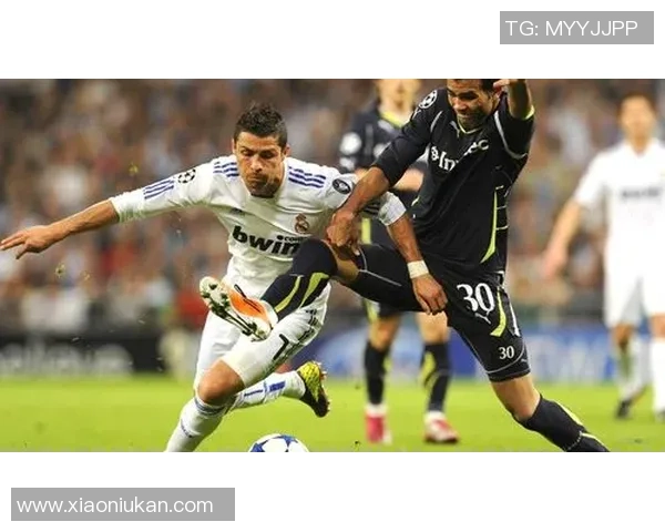 足球明星脖部纹身图案解析展现个性与风格的艺术魅力 足球明星脖部纹身图案解析展现个性与风格的艺术魅力